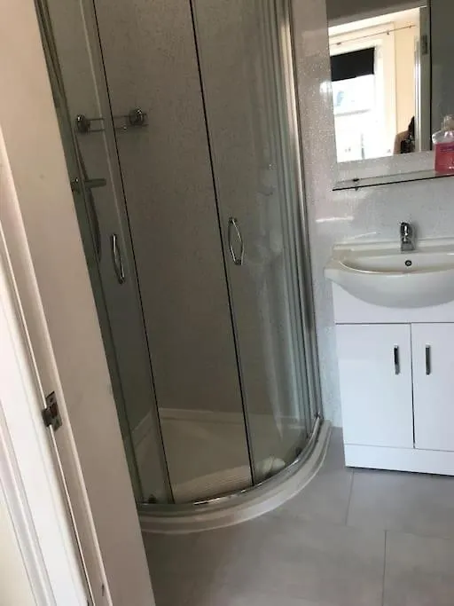 Central 3 Bedrooms Apartment For Upto 6 Edynburg